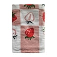 thumbnail image 3 of Toalla Mainstays Toalla estampada fresa, 3 of 4