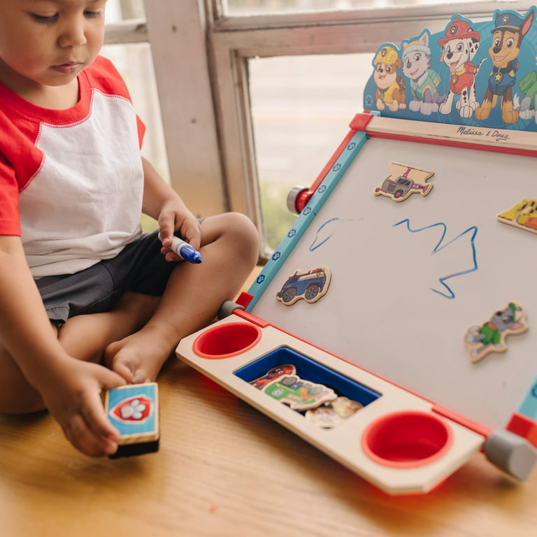 Opening and Playing with the Melissa & Doug Deluxe Double-Sided Tabletop  Easel