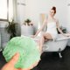 thumbnail image 5 of Esponja de baño con forma de flor: suave, no se dispersa, exfolia con suavidad, accesorio de baño de lujo con abundante espuma y asa para colgar, esponja de ducha agradable para la piel para el baño, 5 of 7