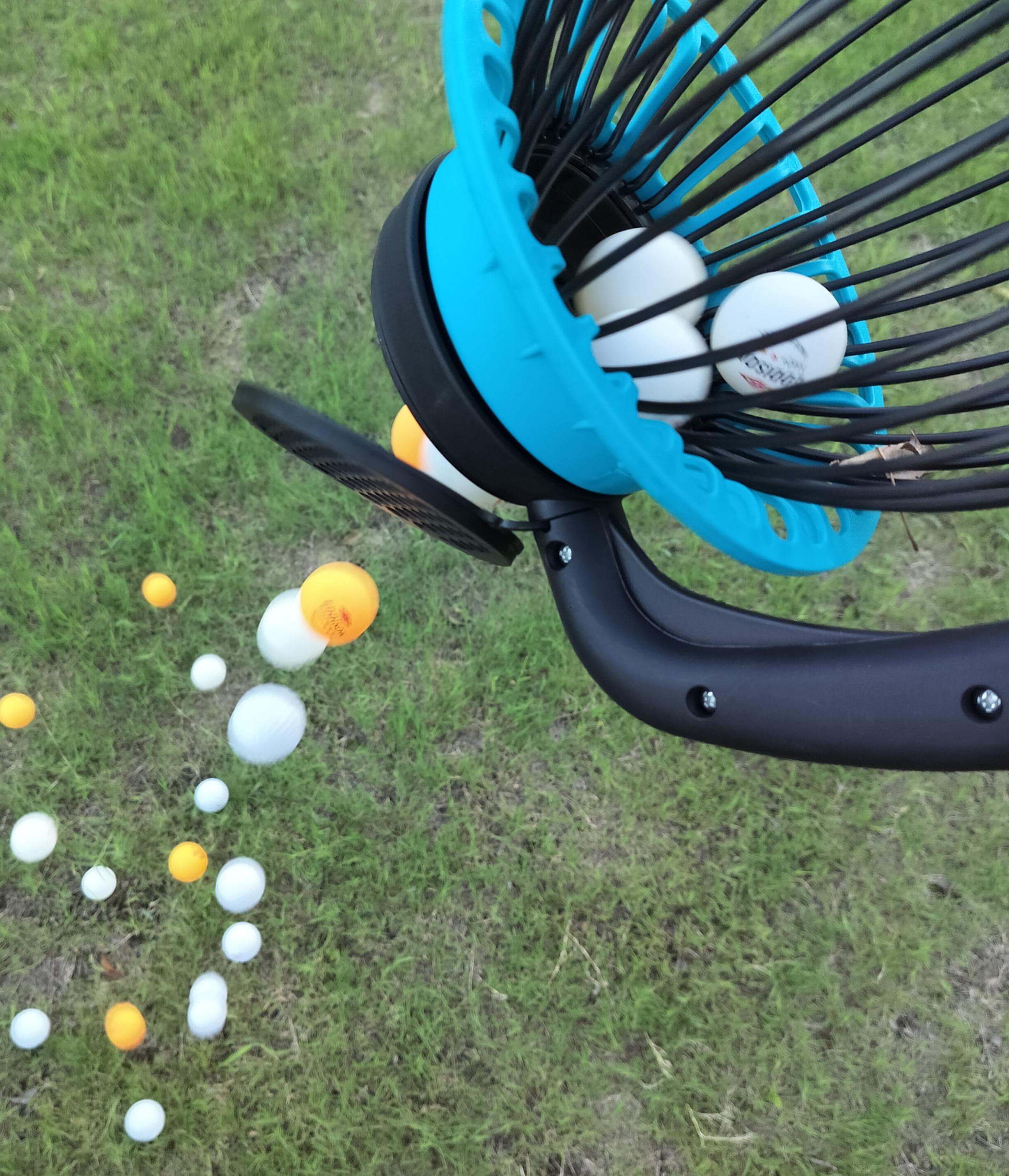 Tennis Balls Hoppers Pickleball Golf Tennis Ball Picker Tennis Ball Picker Upper Hopper Ball Retriever Golf Accessories Suitable for Training and Teaching venues