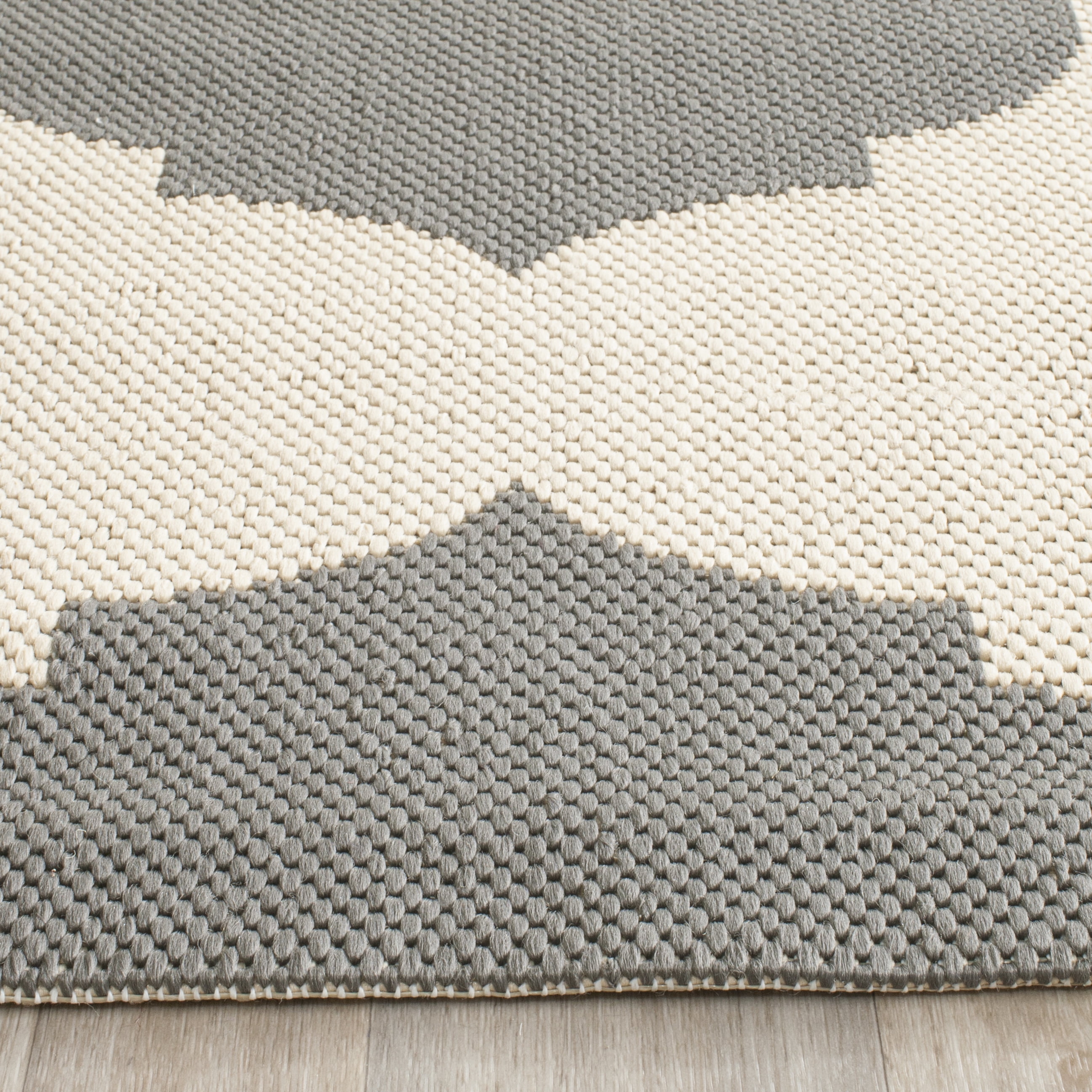 Safavieh Courtyard Elwyn Geometric Indoor/Outdoor Runner Rug, Beige/Anthracite, 2'3" x 12'
