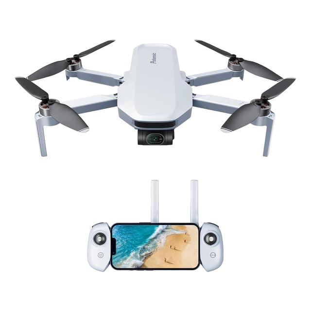 dron potensic atom standard kit 4k, 3 ejes con gps una batería. Vista frontal centrada de dron blanco plegable con cuatro hélices desplegadas y cámara Sony en cardán de 3 ejes; control remoto blanco con antenas y smartphone mostrando grabación aérea de playa. Ultra compacto de 249 g, video 4K/30fps, hasta 32 min de vuelo y control hasta 6 km; suele usarse para tomas de viaje y vlogs cortos.