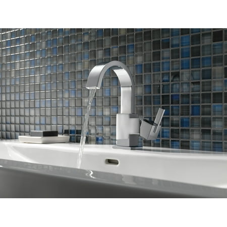 Delta Vero Single Handle Bathroom Faucet in Chrome 553LF