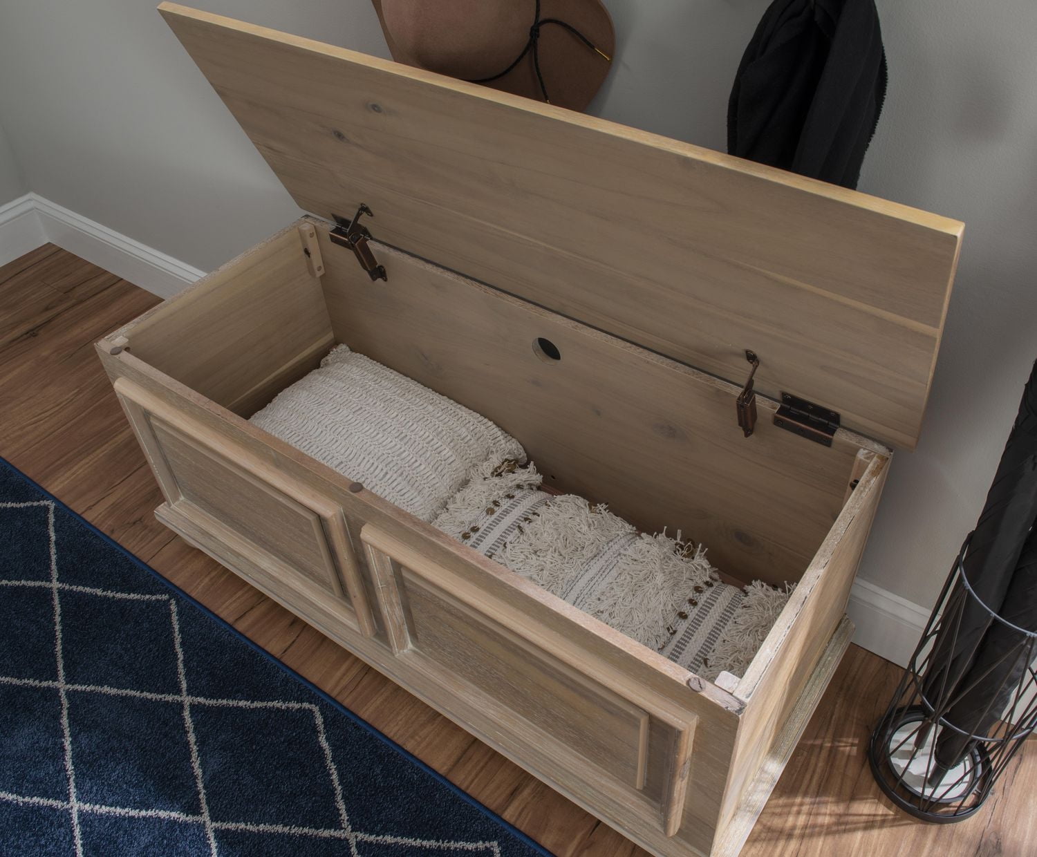 Lorcan Cedar Chest, Natural