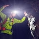 thumbnail image 3 of Linterna frontal, faros LED recargables COB de 270 ° de haz ancho con sensor de movimiento, lámpara frontal brillante, liviana e impermeable para correr al aire libre, acampar y caminar, 3 of 8