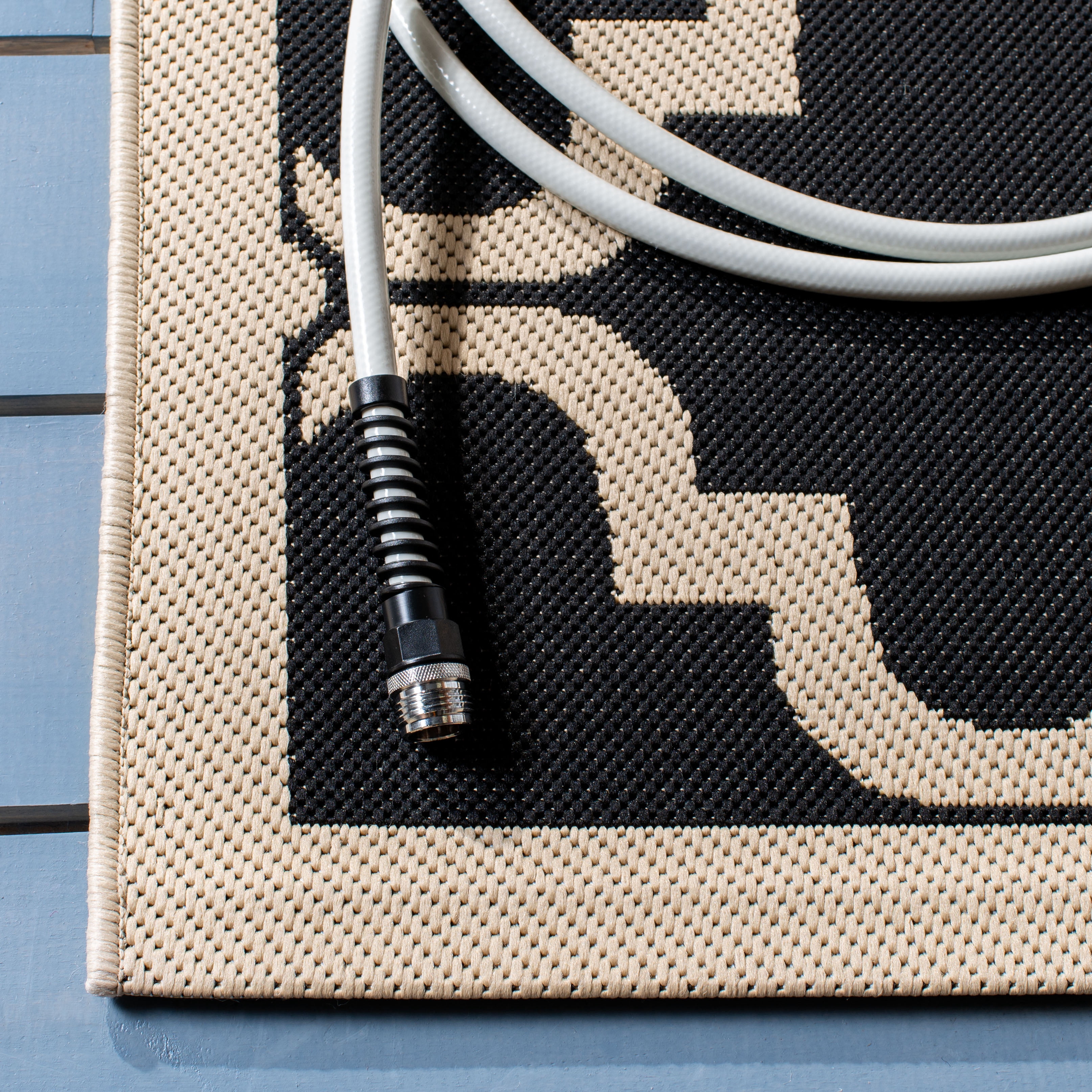 SAFAVIEH Courtyard Estelle Geometric Indoor/Outdoor Area Rug, 9' x 12', Black/Beige