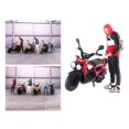 thumbnail image 4 of Figura masculina a escala 1/64 conduciendo una motocicleta, maqueta arquitectónica, tren de personas diminutas negro rojo, 4 of 8
