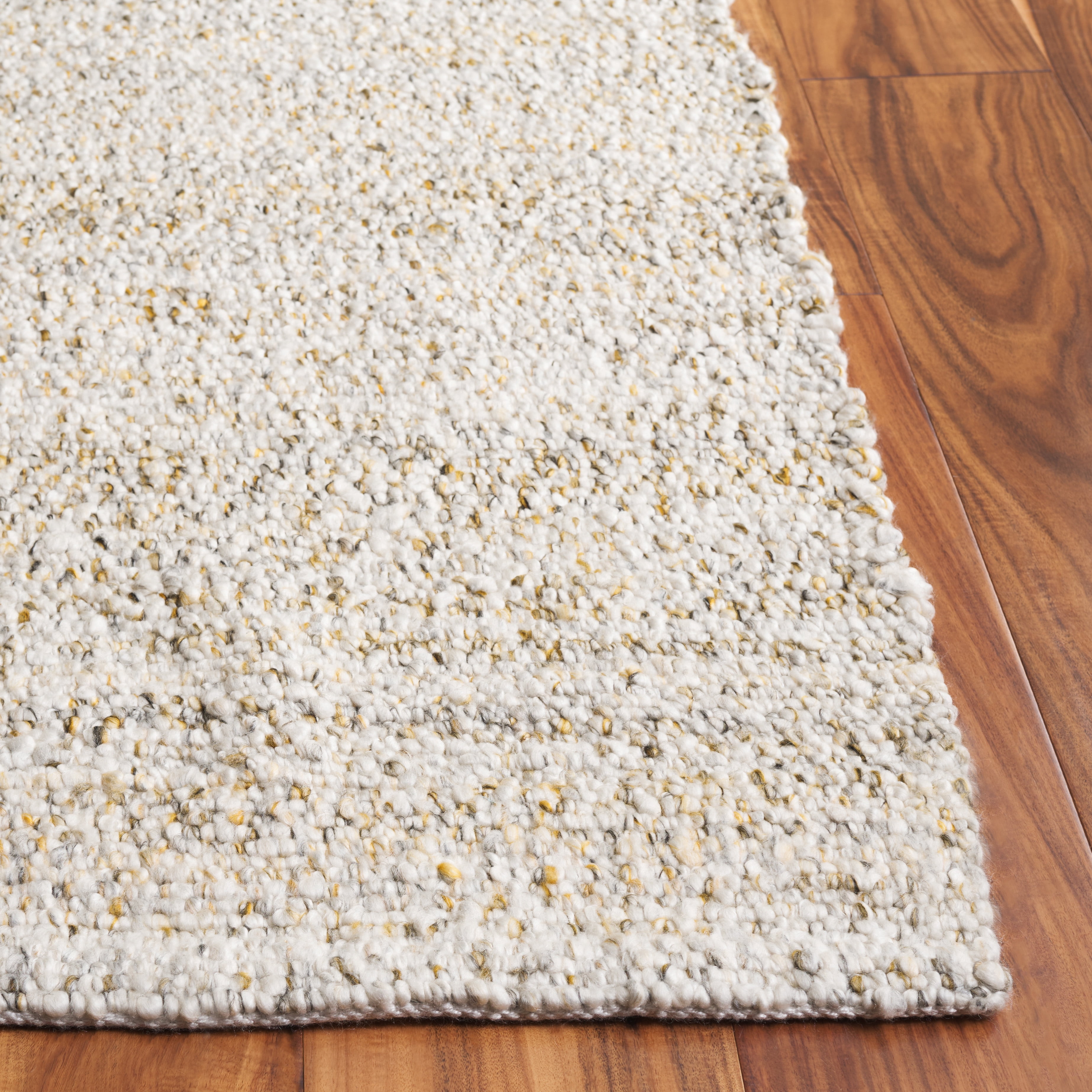 SAFAVIEH Renewal Holden Solid Area Rug, Beige/Gold, 6' x 6' Square