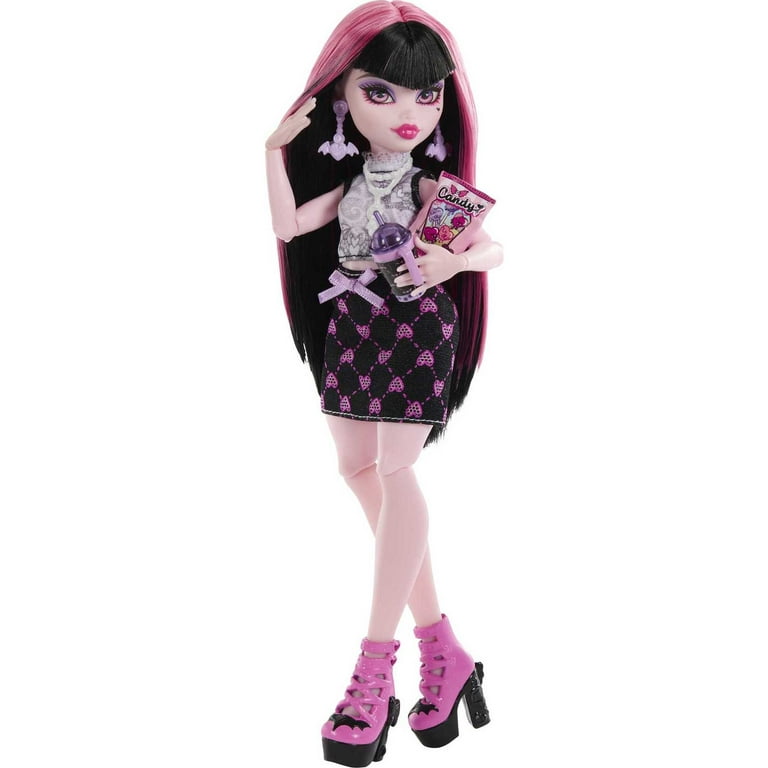 Monster High Doll and Fashion Set, Draculaura with Dress-Up Locker 