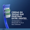 thumbnail image 3 of Cepillo de Dientes Oral-B 123 con Cerdas Medias, 2 pzas, 3 of 5