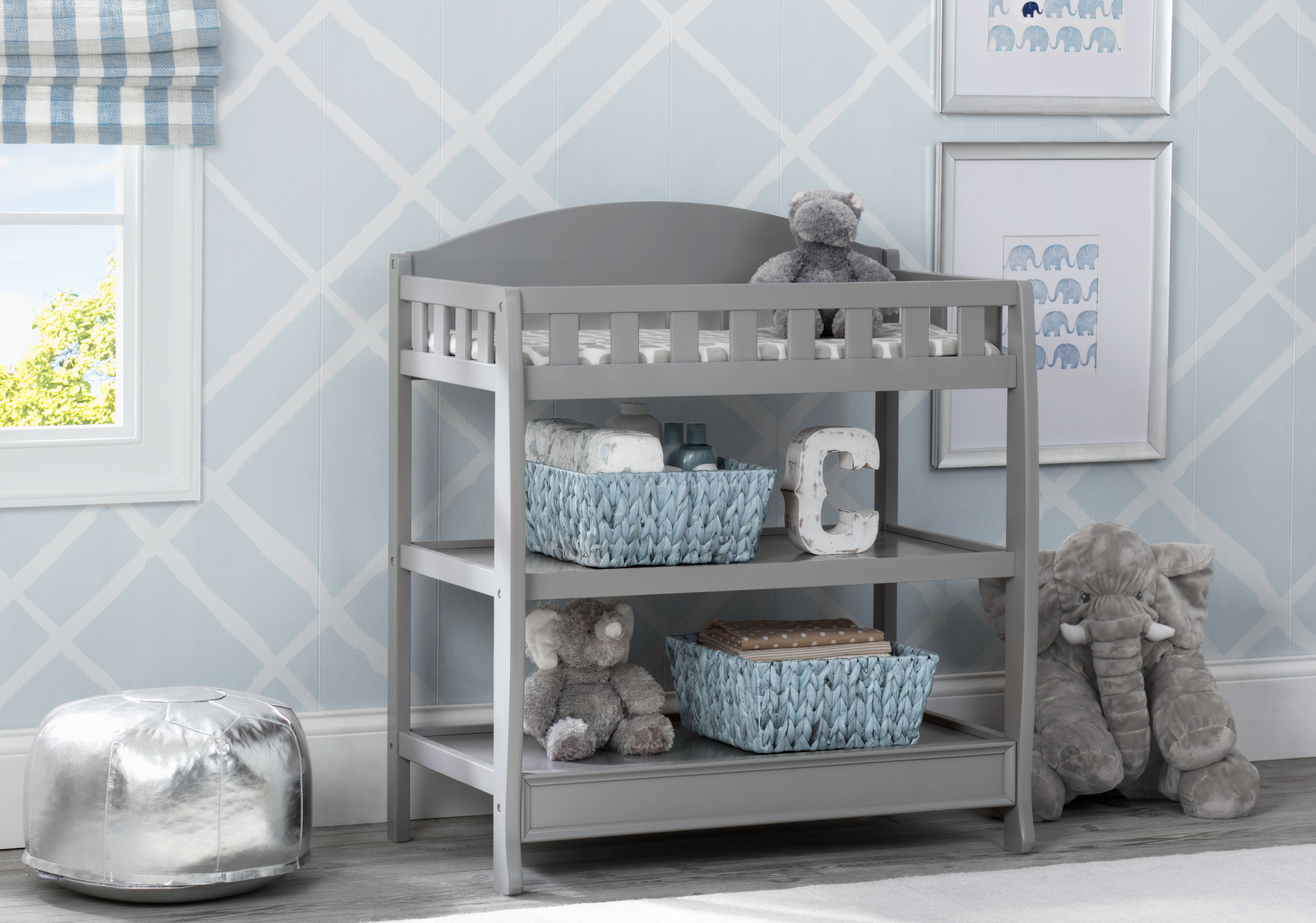 delta children's changing table with pad
