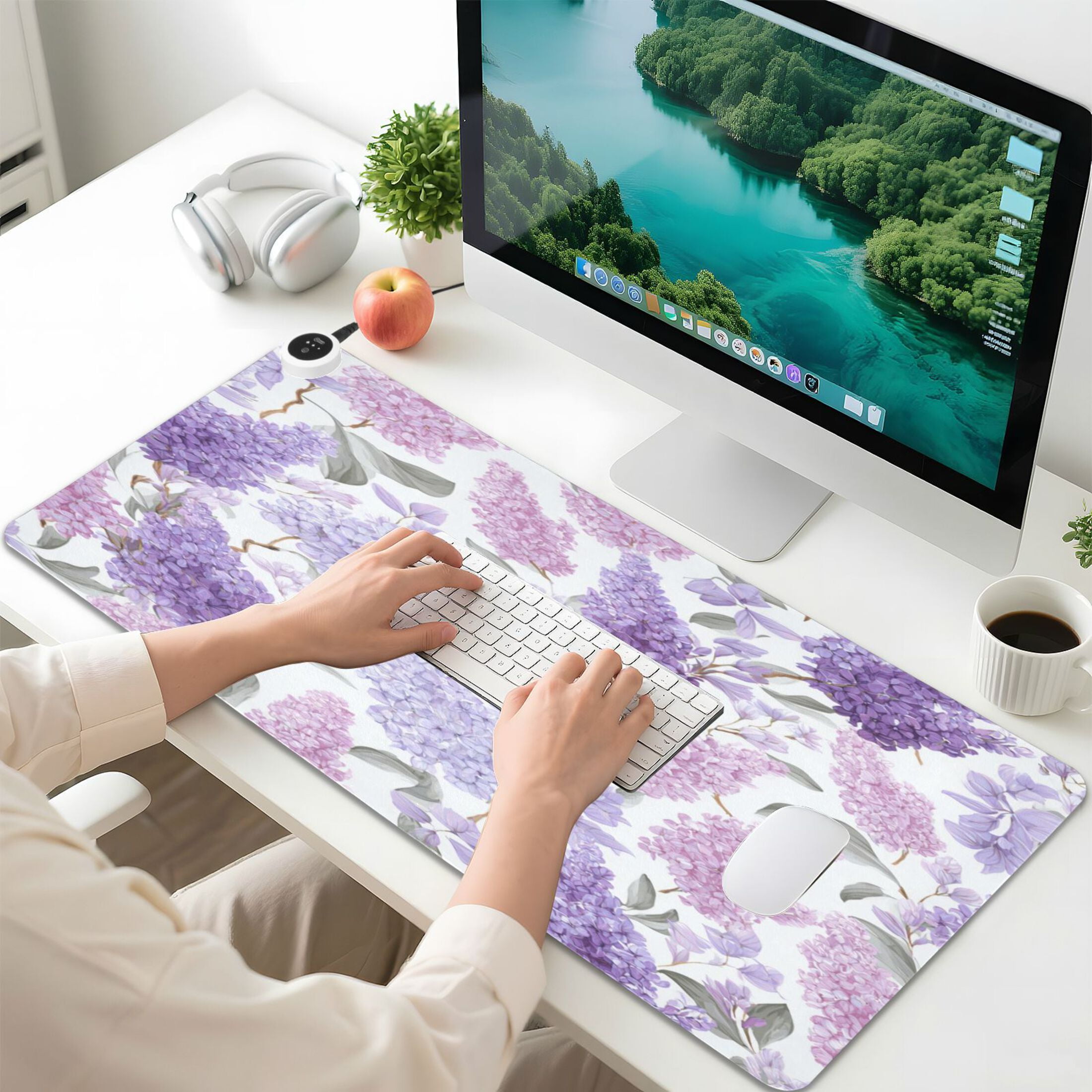 Wobogo Lavender Heated Mouse Pad Extra-Large Desk Mat With 3 Heating Levels and 3-hour Auto Shut-Off Protection Ideal for Computer Keyboards Home Office Hand-warming Essential 31.5in × 13in
