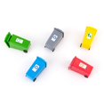 thumbnail image 4 of 5 Piezas de Plástico Hugo Mini botes de basura de 5 Colores Para niños, 4 of 6