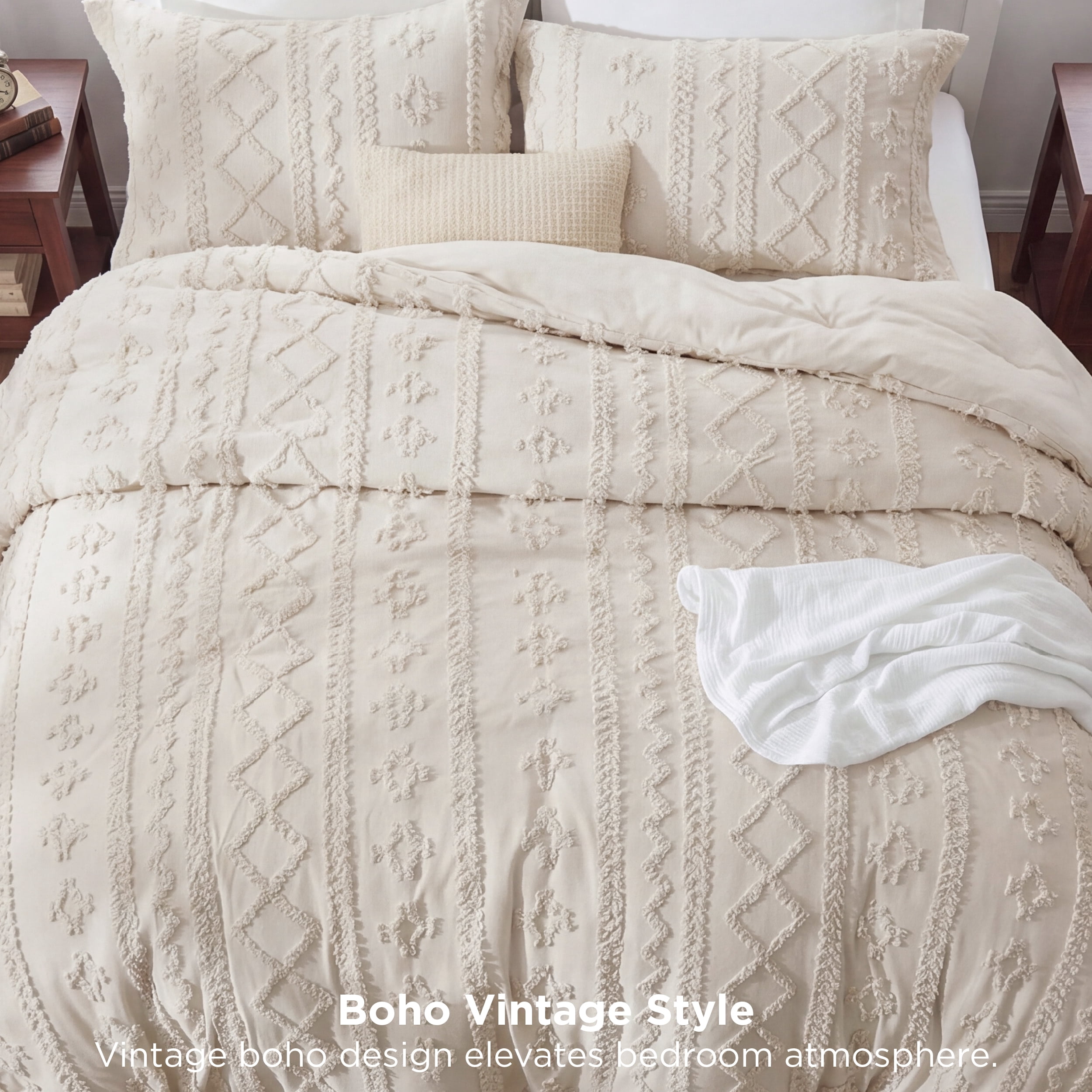 U by Bedsure Tufted Boho Comforter Set Queen, Beige, 3 Pieces Farmhouse Shabby Chic Embroidery Bedding Set, Soft Jacquard Comforter for All Seasons