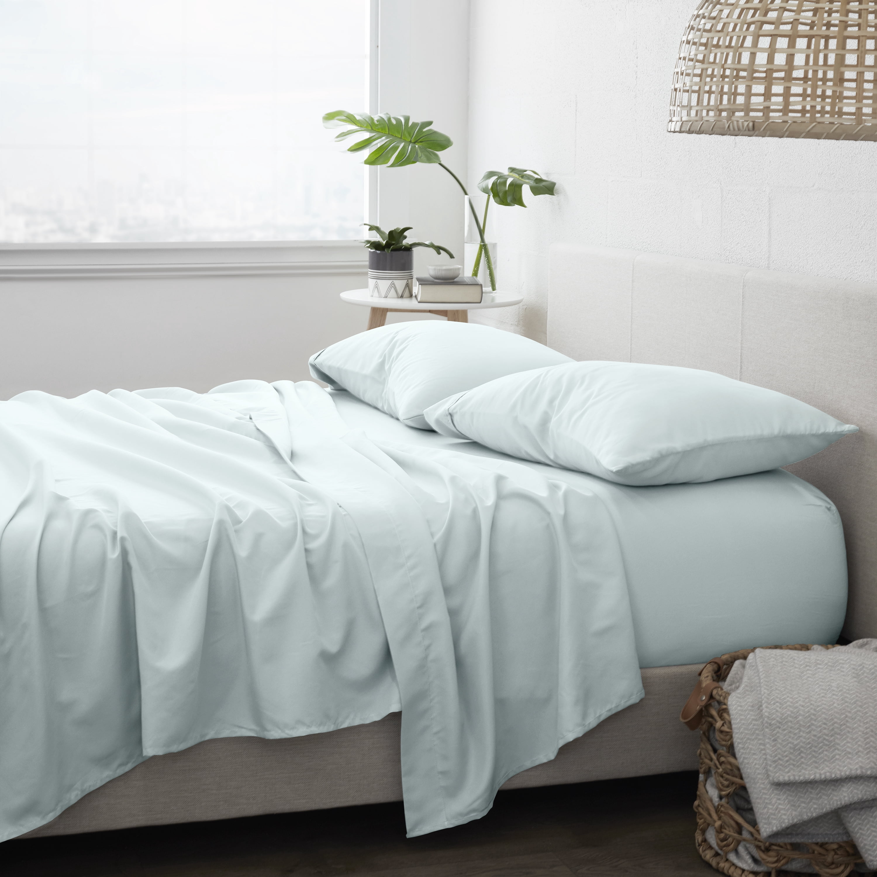Noble Linens 4 Piece Solid Microfiber Bed Sheet Set, Mint, King