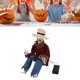 thumbnail image 5 of Estatua de Calavera de Vaquero de Halloween Simulación Luminosa de Globo Ocular Esqueleto de Vaquero de Halloween Guitarrista Decoración de Escritorio para Regalo ANGGREK  Otros, 5 of 8