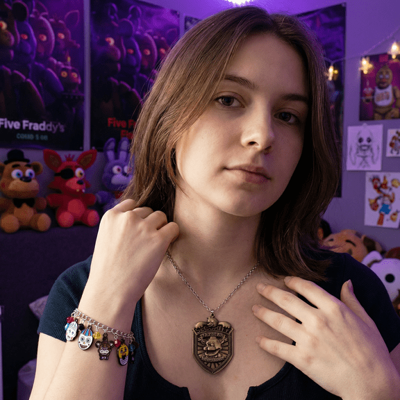 ​FAZBEAR FNAF Vintage Badge Pin & Detachable Chain Set, 5.5cm Retro Alloy Collectible Gift​​