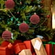 thumbnail image 4 of Bolas de Navidad, Bolas Flocked de Navidad, Bolas de Cristal de Navidad, Set de Cuatro Bolas de Navidad, Bolas de Navidad Colgantes, Bolas de Navidad con Brillo, Bolas de Navidad para Árbol de, 4 of 9