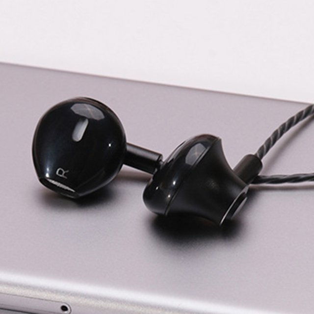 Kuymtek Auriculares deportivos Teléfono universal Auriculares de metal Estilo de oreja (Negro) Kuymtek 1pb3nn8bk7gw3bq4D04