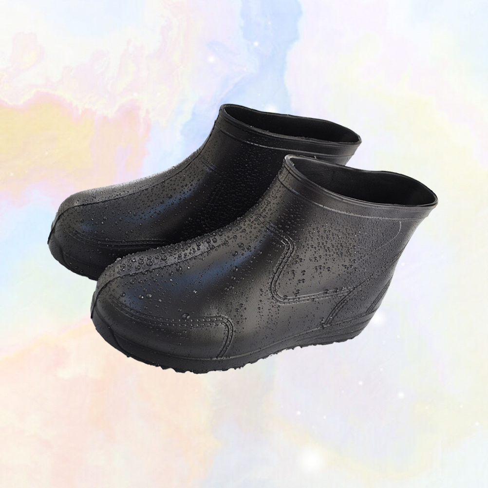 UKCOCO 1Pair Antiskid Rain Shoes Black Comfortable Toe Design for Safe Walking on Rainy Days