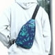 thumbnail image 4 of Bolsa de pecho para hombres de gran capacidad | Mochila mensajera deportiva multifunción | Material de tela, correa ajustable, multibolsillo, ocio exterior duradero | Azul, Verde, Rojo, Negro, 4 of 6