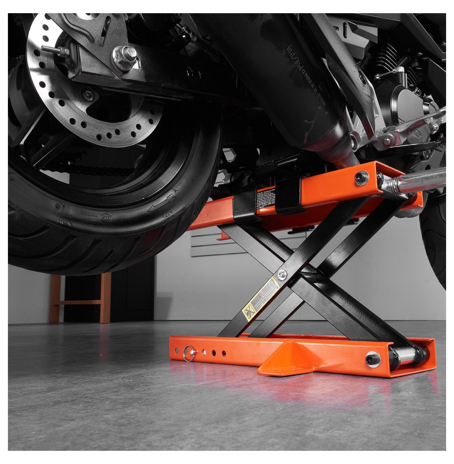 Motorcycle Lift 500kg - Center Scissor Jack for Street, Cruiser & Touring Bikes - Steel Hoist Stand with Safety Pin & Non-Slip Saddle