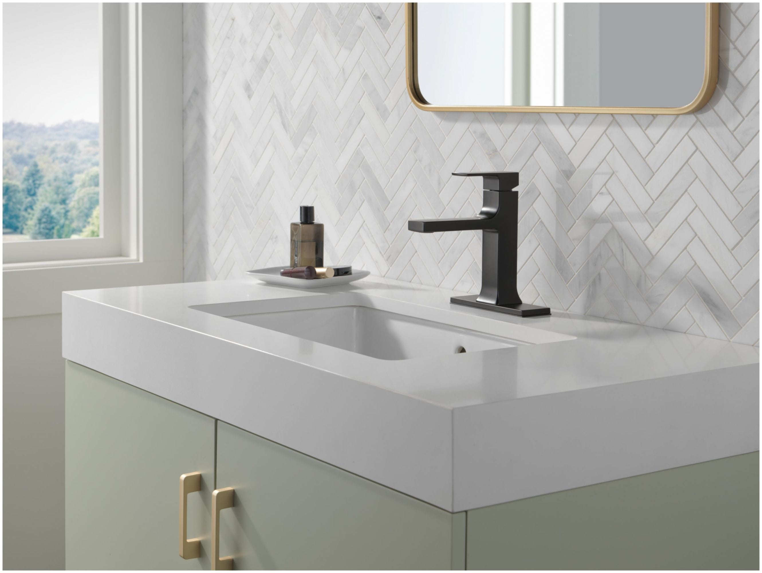 Delta 537-BLMPU-DST Velum 1.2 GPM Single Hole Bathroom Faucet - Black