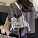 thumbnail image 4 of Bolso Mano Casual Fruncido Mujer PU Gran Capacidad para Viajes Al Aire Libre, 4 of 9