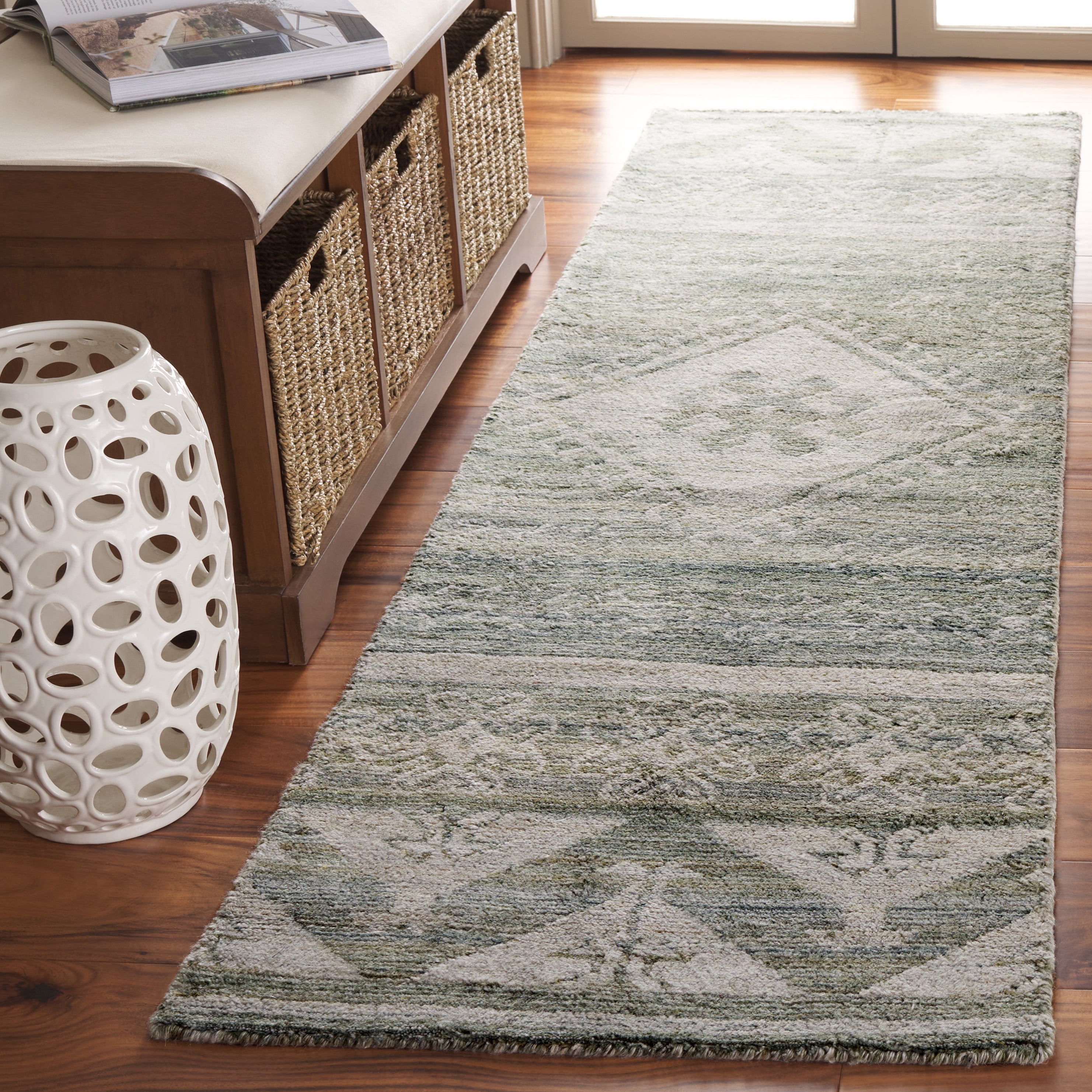 SAFAVIEH Marquee Alton Medallion Runner Rug, Green/Sage, 2'3" x 8'