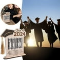thumbnail image 1 of Adorno de borla de madera para graduación de 2026 | Portamonedas reutilizable | Regalo decorativo para despedidas de soltero | Pizarra para escribir | Recuerdo de la temporada de graduación |, 1 of 7