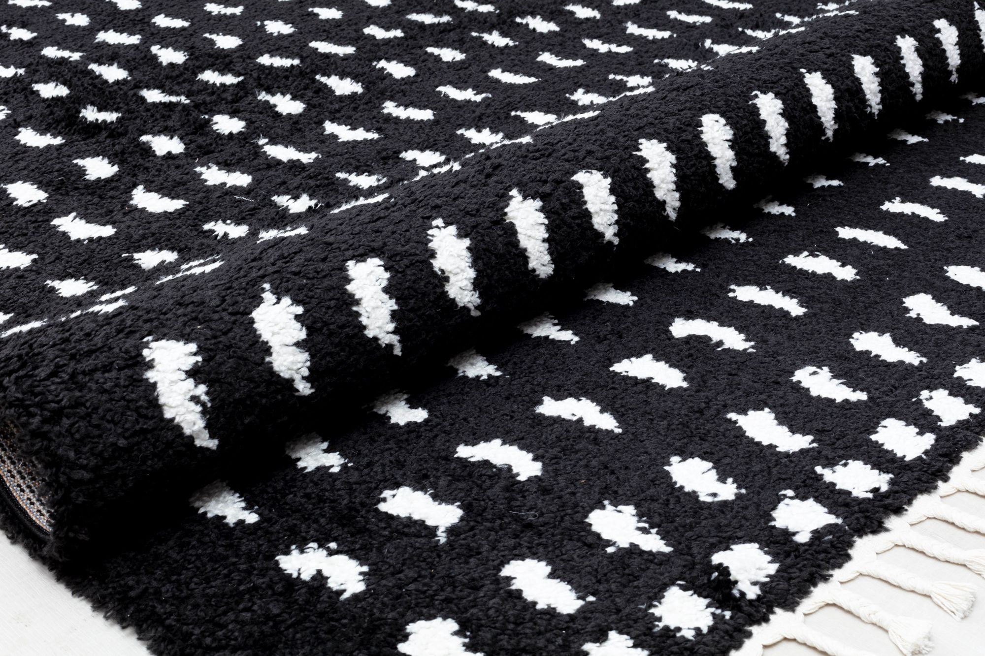 Rugs America BT15A Secret Moment Dots Modern Black Area Rug, 2'6" x 8'