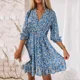 thumbnail image 2 of Gran oferta de la temporada, minivestido bohemio con estampado Floral, manga corta, cintura superior, bandolera ceñida, fibra de poliéster, cuello en V, 2 of 5