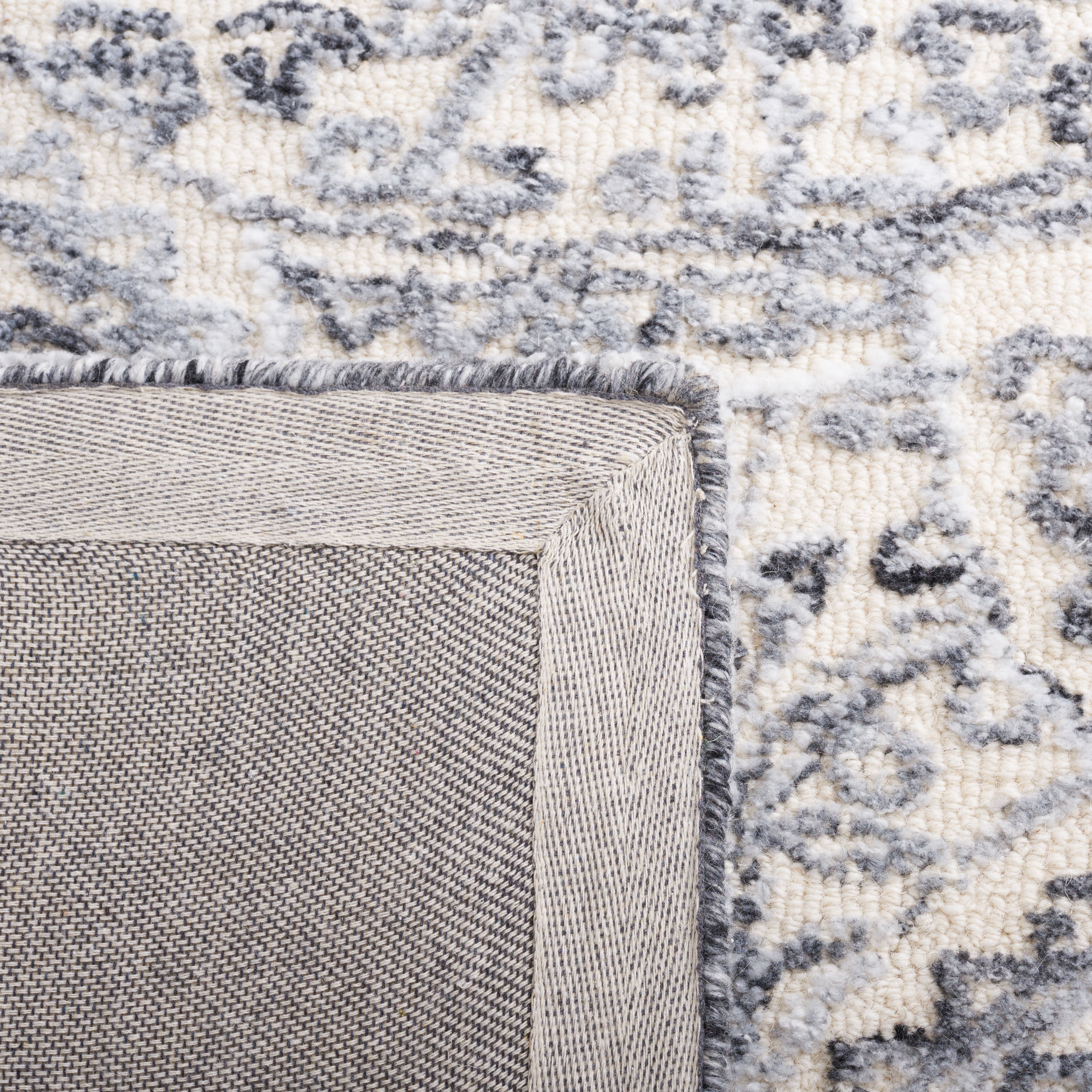 SAFAVIEH Metro Luvina Medallion Area Rug, Ivory/Grey, 8' x 10'