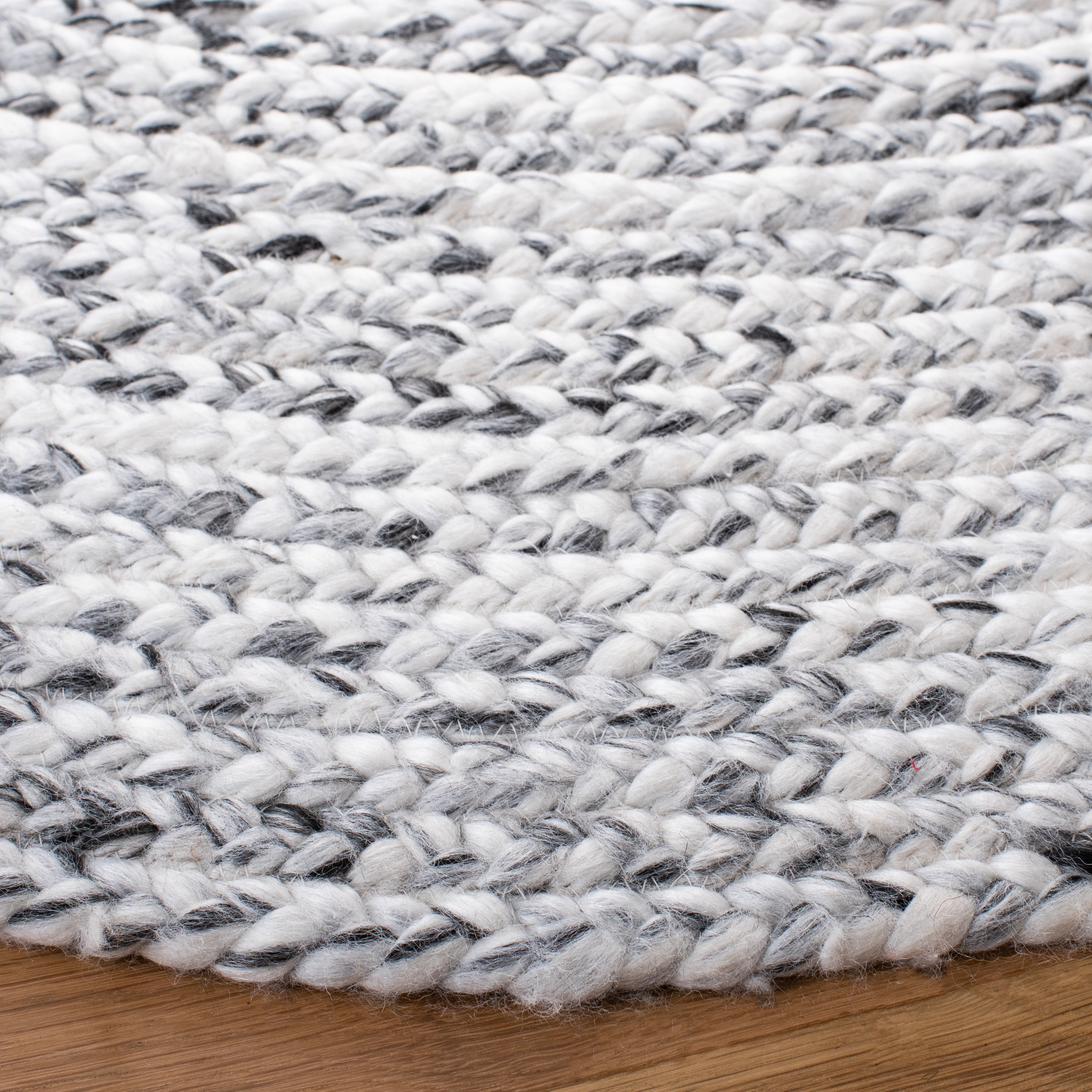 SAFAVIEH Braided Ophelia Abstract Striped Area Rug, Ivory/Black, 4' x 4' Round