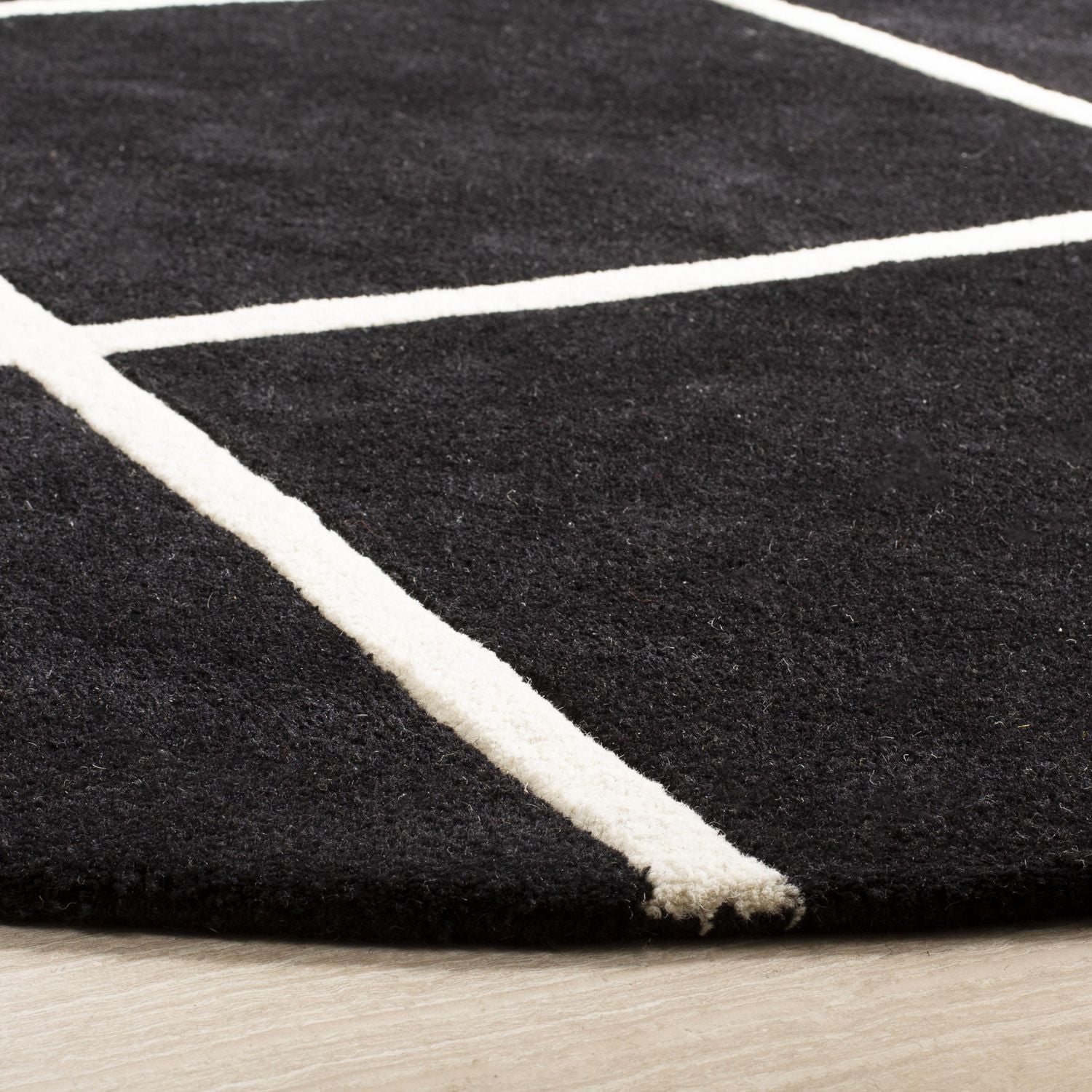 Safavieh Chatham Isaac Geometric Diamonds Area Rug