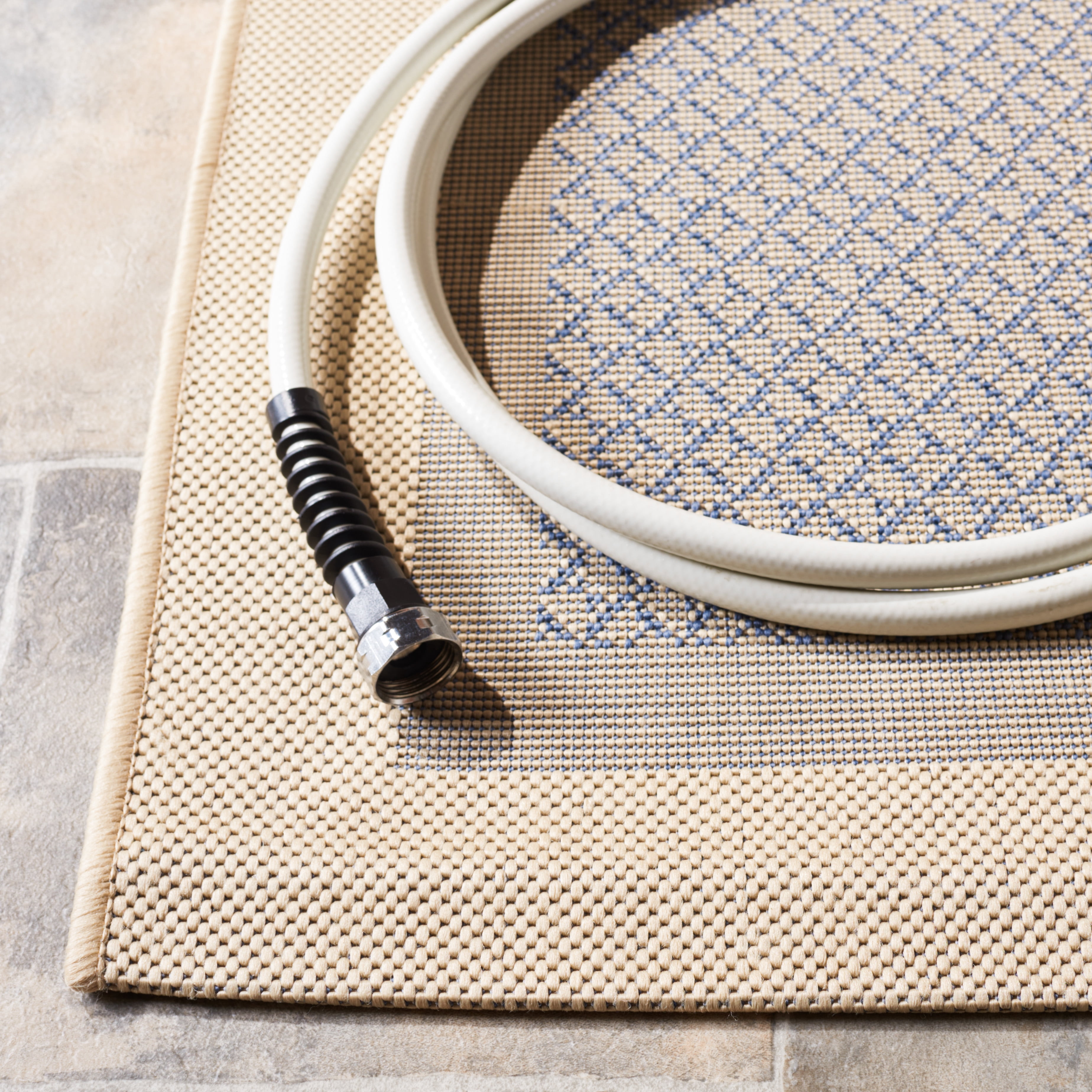 Safavieh Courtyard Eileen Geometric Indoor/Outdoor Area Rug, Natural/Blue, 5'3" x 7'7"