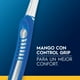 thumbnail image 4 of Cepillo de Dientes Oral-B Indicator con Cerdas Medias, 2 pzas, 4 of 5