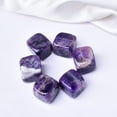 thumbnail image 4 of Juego de 6 cristales refrigerantes Whiskey Stones FZBHRO con forma de amatista, 4 of 7