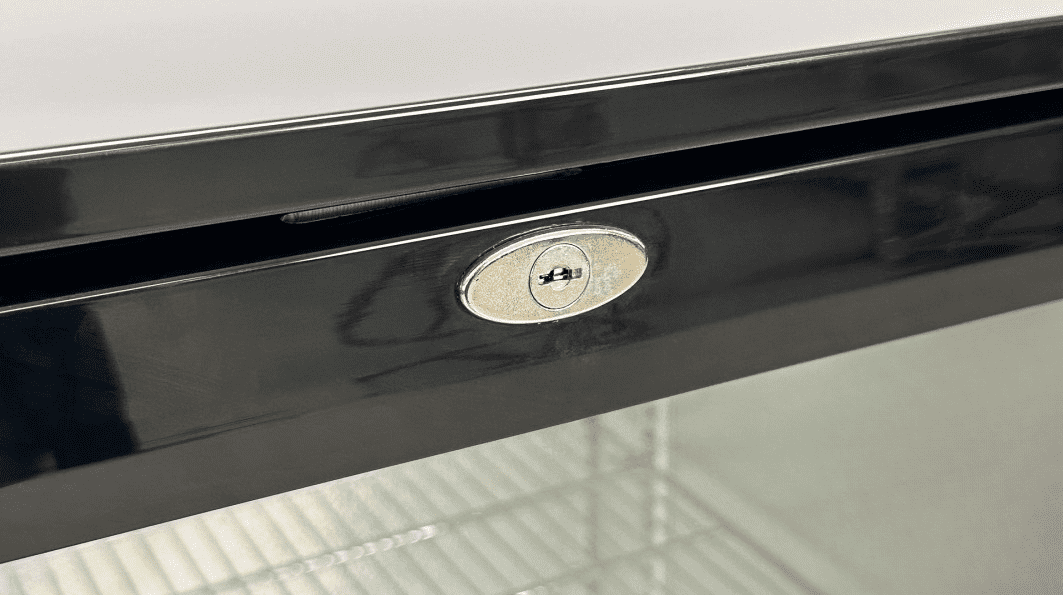 Refrigerated Cabinet Back Bar Cooler 5 Cu. Ft. Tempemed Glass Door