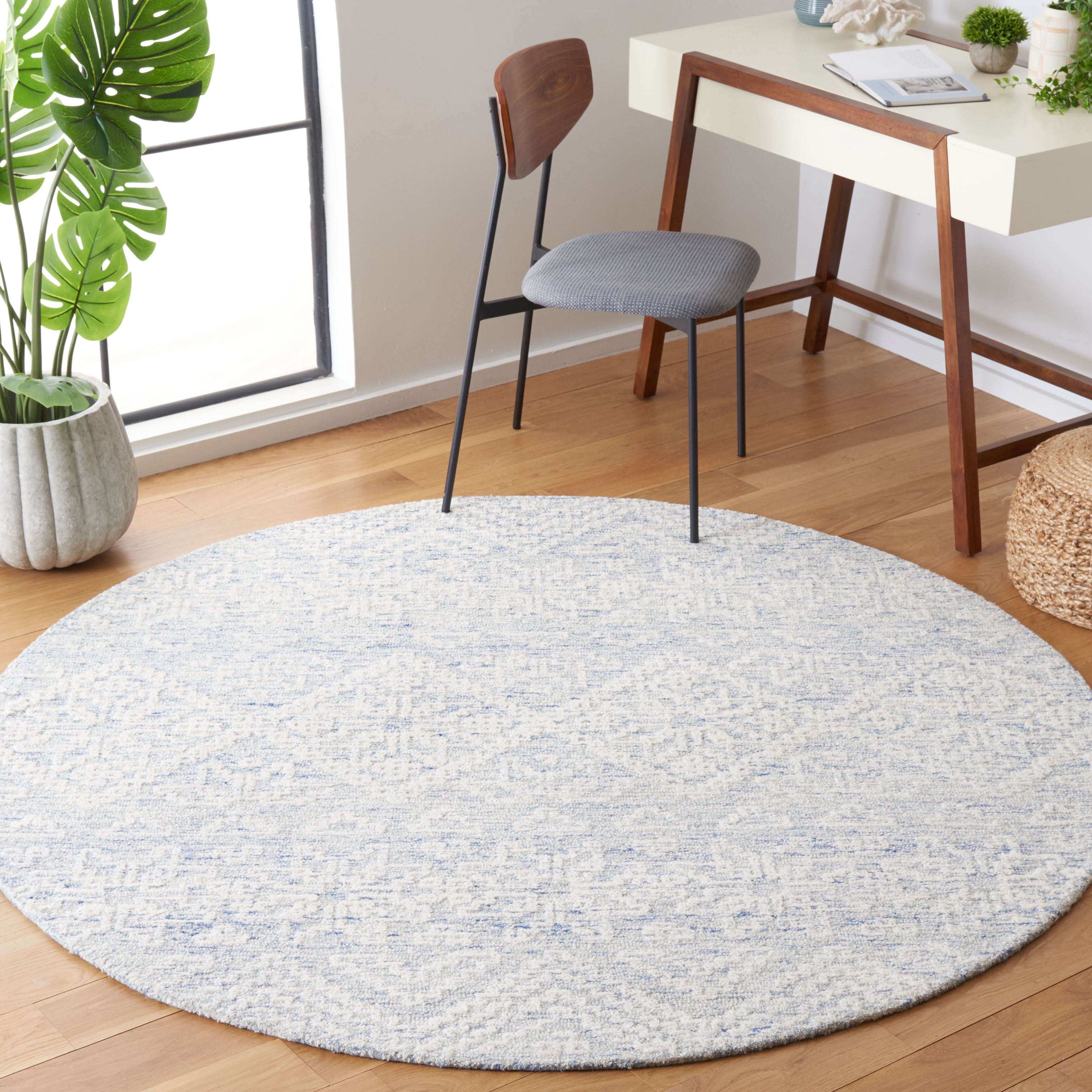 SAFAVIEH Metro Belize Medallion Area Rug, Blue/Ivory, 6' x 6' Round