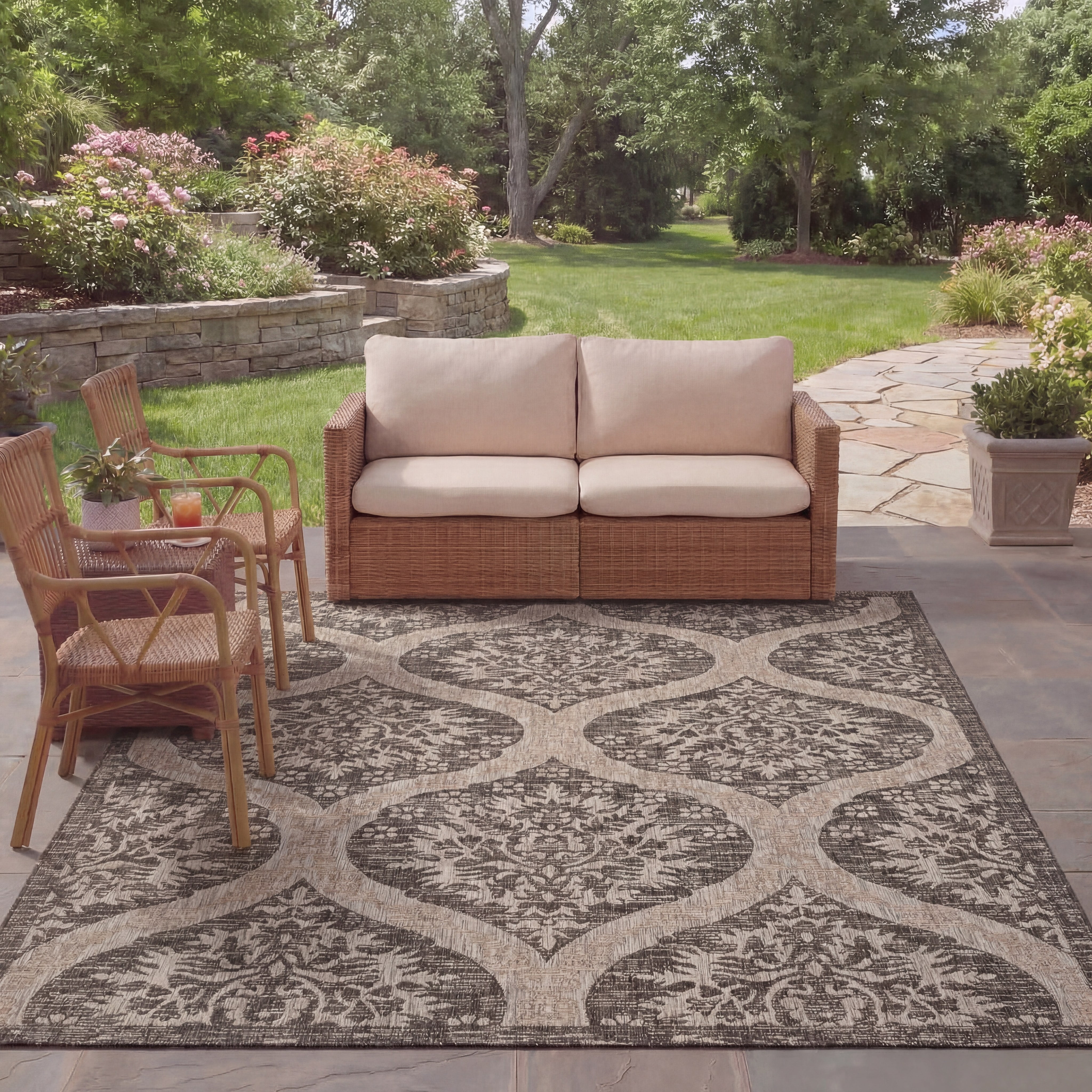 Safavieh Courtyard Tayler Geometric Indoor/Outdoor Area Rug, Black/Gray, 8' x 11'