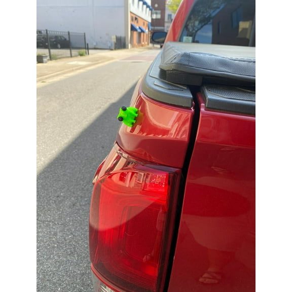 The 3D Shop Just a Lil Green Dude (Magnetic Frog)