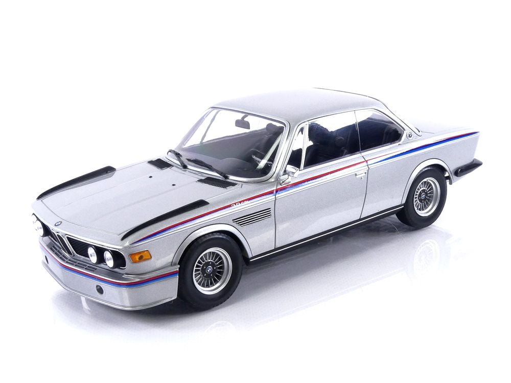 自動車 Minichamps 1:18 limited edition M4 MINICHAMPS 1:18 BMW M4 Coupe Blue diecast 4 open function