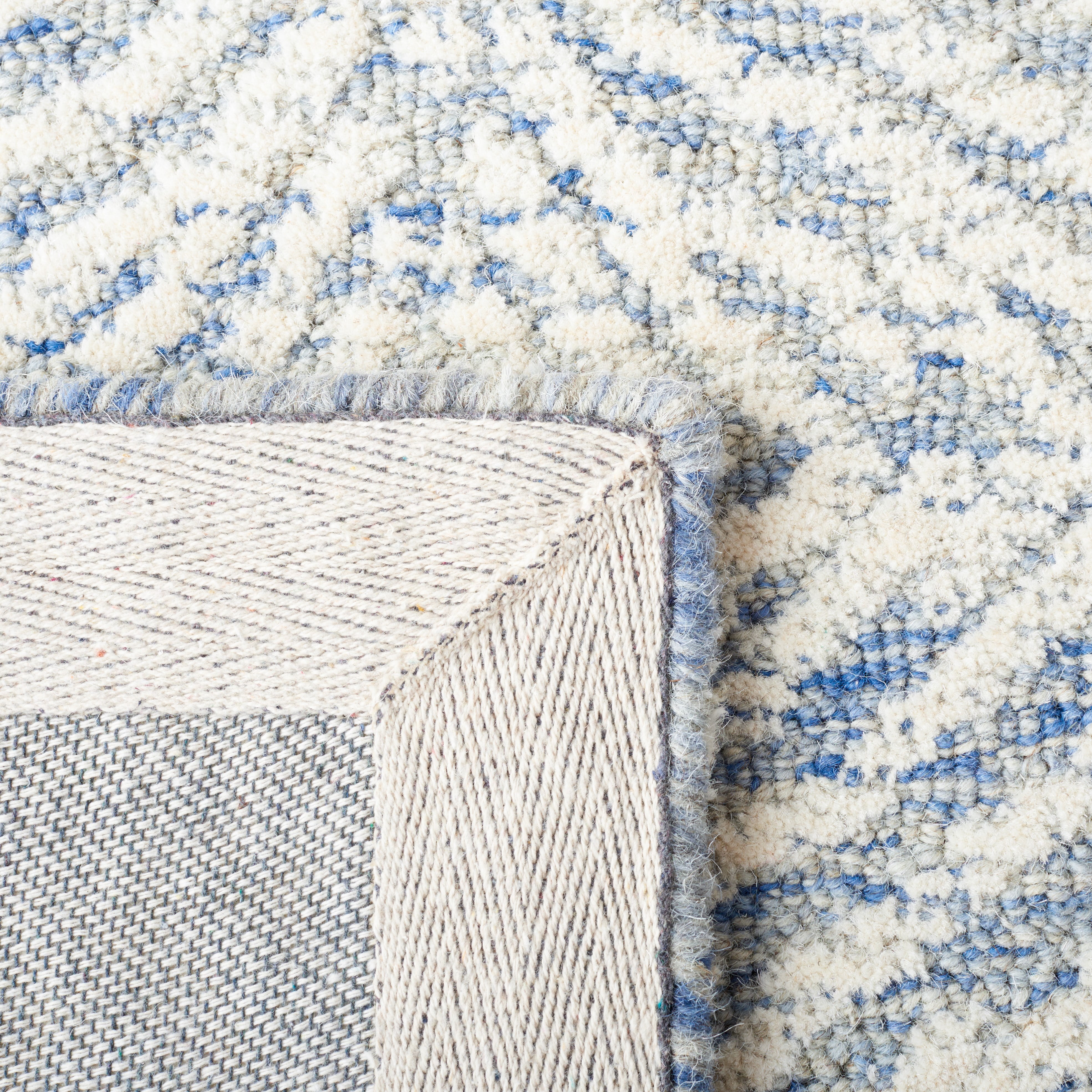 SAFAVIEH Metro Dalach Medallion Runner Rug, Blue/Ivory, 2'3" x 8'