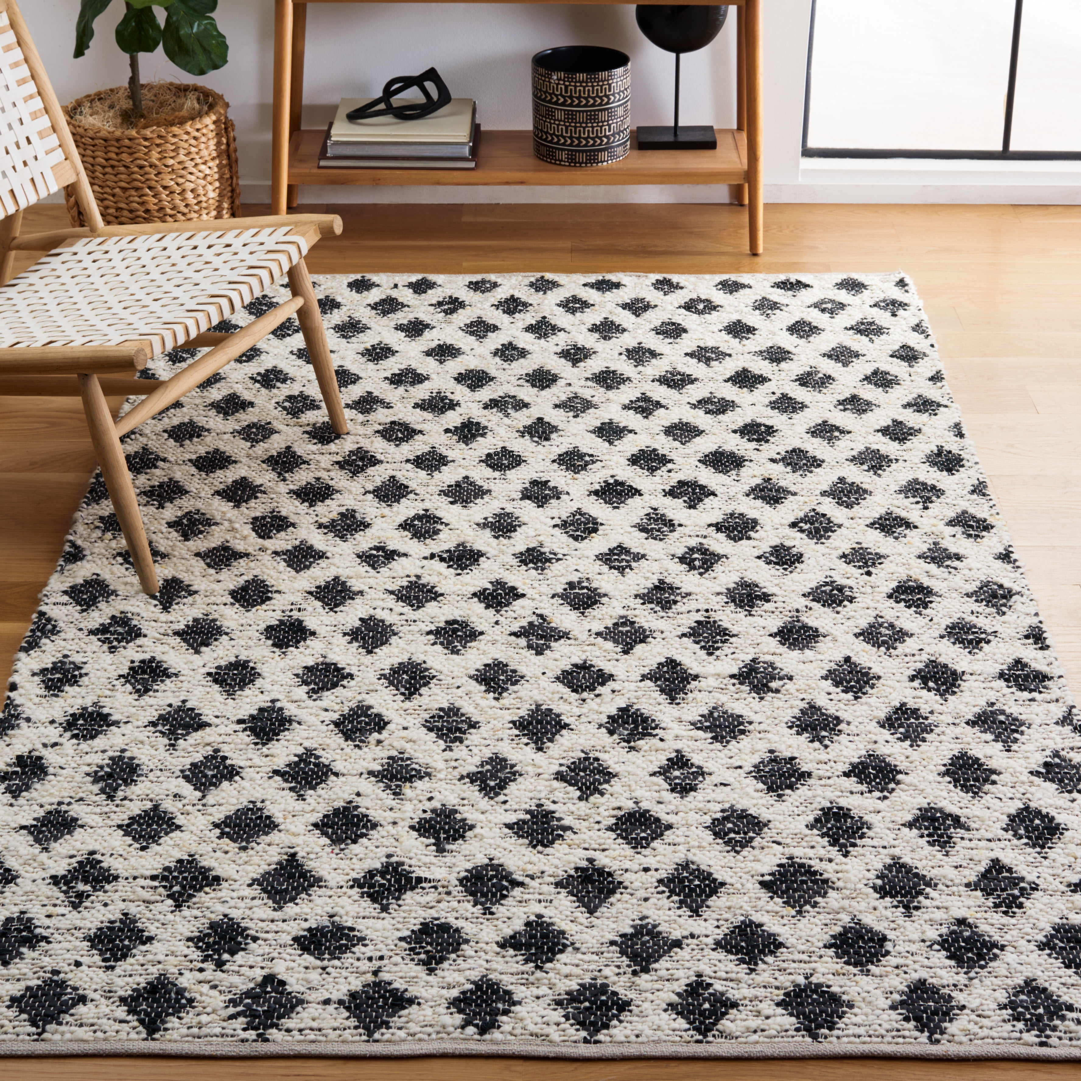 SAFAVIEH Natura Duncan Diamond Area Rug, Beige/Black, 3' x 5'