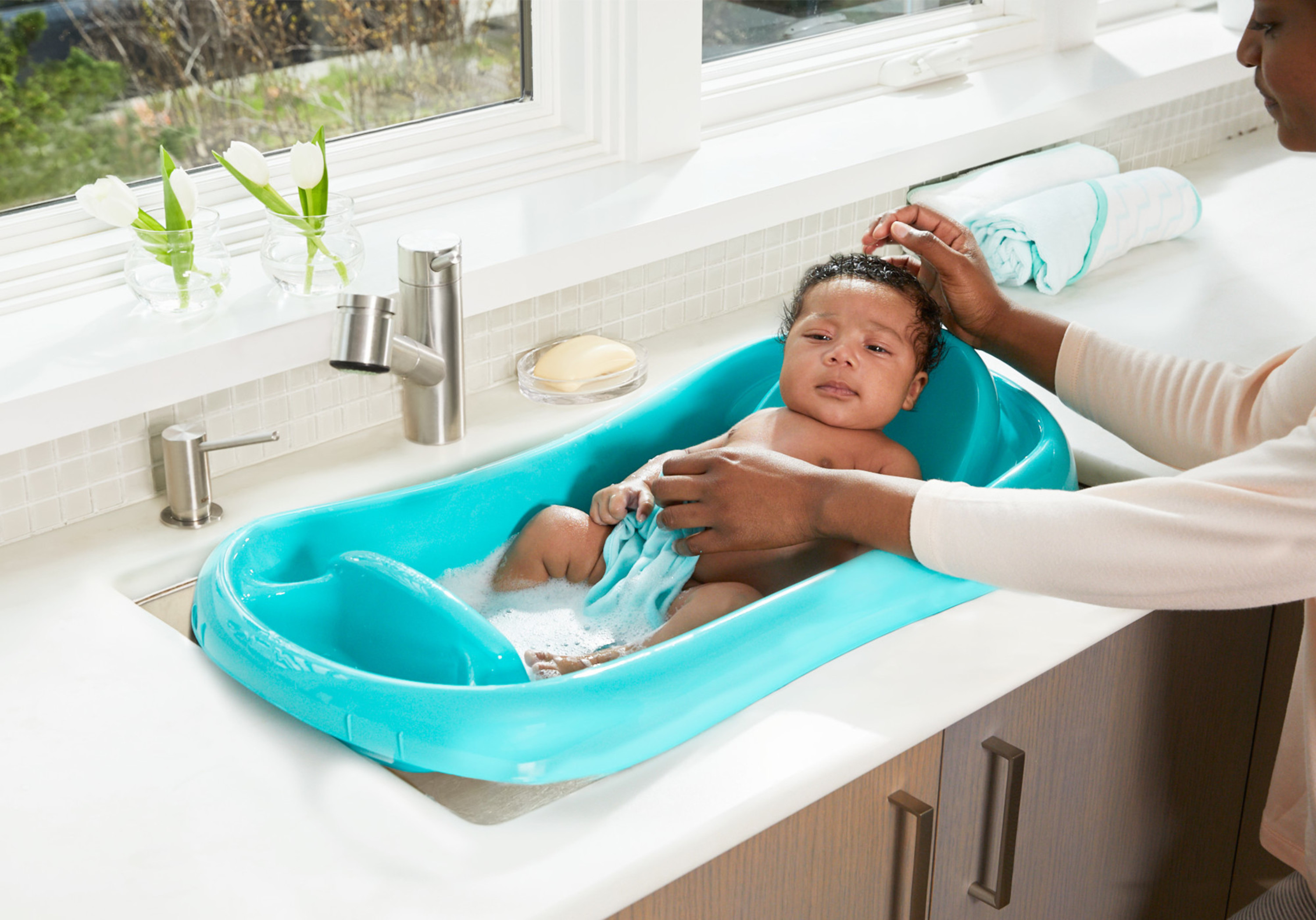The First Years Sure Comfort Newborn to Toddler Baby Bath Tub, Infant Bath Tub, Teal - image 4 of 6