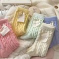 thumbnail image 1 of Los niños de calcetines de peluche agregan terciopelo en otoño e invierno y engrosan los calcetines de tubo medio de color con calcetines de Media Luna gruesos (5 pares), 1 of 5