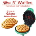 thumbnail image 3 of Brentwood 400-Watt 5-In. Non-Stick Mini Waffle Maker (Blue), TS-2141BL, 3 of 4