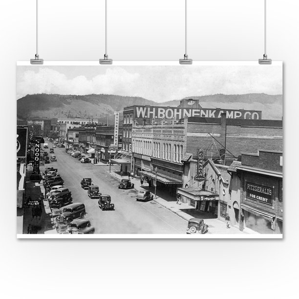 La Grande, Oregon Aerial View of City Street (36x54 Giclee Gallery