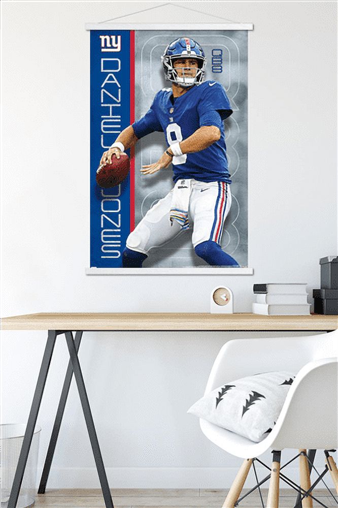 NFL New York Giants - 3 Point Stance 19 Wall Poster with Wooden Magnetic  Frame, 22.375 x 34 